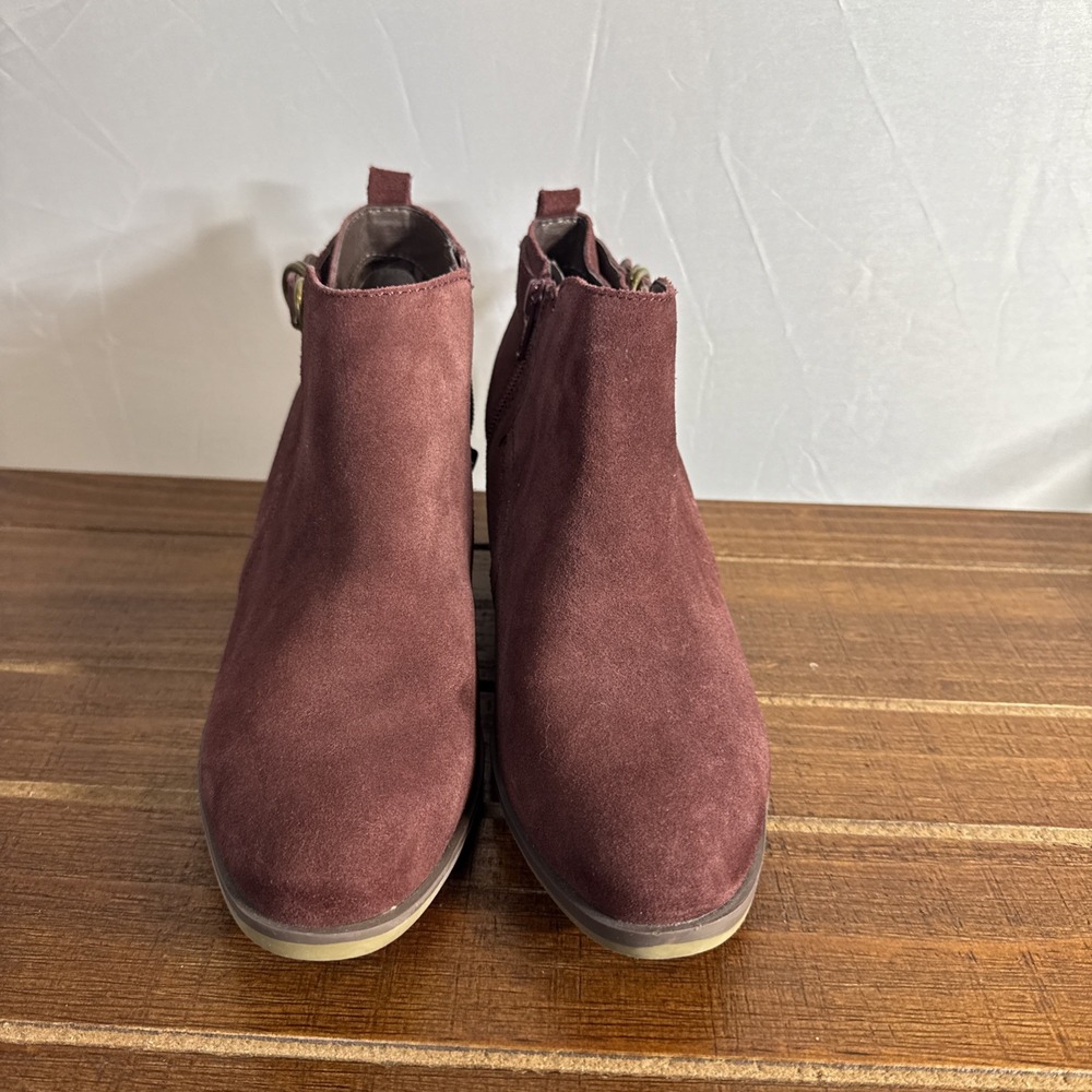White Mountain Women's Sadie‎ Bootie Burgundy Suede size 8M - Picture 2 of 8